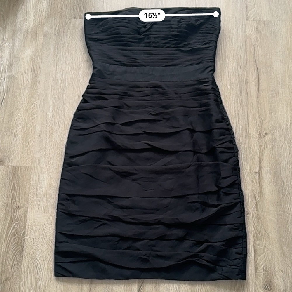 Monique Lhuillier Bridesmaids Strapless Ruched Chiffon Little Black Dress 8 - Picture 6 of 9